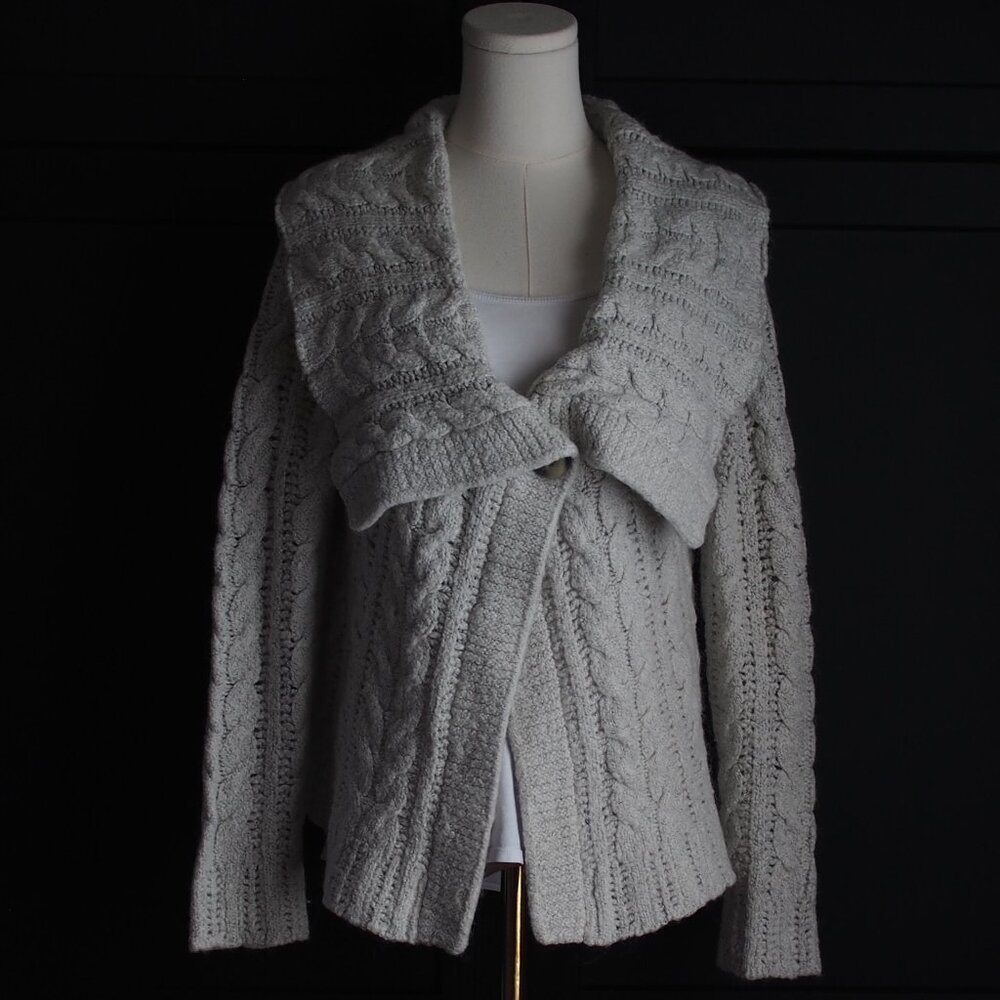 Splendor! | Wool Blend, Cable Knit, Collared Cardigan